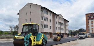 Асфалтирање простора око два стамбена објекта израђена према пројекту ЦЕБ 2