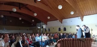 Одиграна представа „Злочин и казна“ у препуној сали Парохијског дома на Сокоцу – ГЛАС РЕГИЈЕ.057