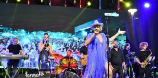 Брена наступила пред неколико хиљада грађана – ГЛАС РЕГИЈЕ.057