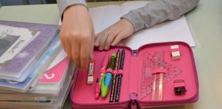 Бесплатан школски прибор за ученике првог и другог разреда основне школе – ГЛАС РЕГИЈЕ.057