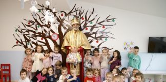 Св.Никола стигао у вртиће „Нова радост“,“Машин свијет“ и „Игра ми је храна“ – ГЛАС РЕГИЈЕ.057