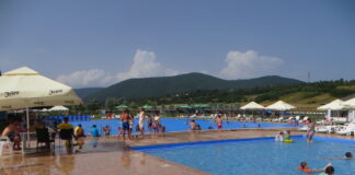 Базени у Рогатици пуни купача – ГЛАС РЕГИЈЕ.057