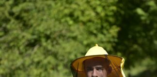 Марко Брезо са Пала, најмлађи пчелар у БиХ – ГЛАС РЕГИЈЕ.057