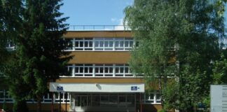 Лажна дојава о бомби у И.Новом Сарајеву – ГЛАС РЕГИЈЕ.057