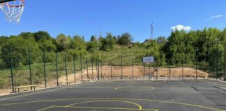 Завршено игралиште у Његошевој улици – ГЛАС РЕГИЈЕ.057