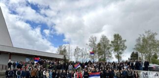 Преко 400 грађана Сокоца кренуло на митинг у Бања Луку – ГЛАС РЕГИЈЕ.057