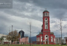 У току припреме за живописање куполе и сводова у Храму Светог Василија Острошког на Вељинама – 057. ГР